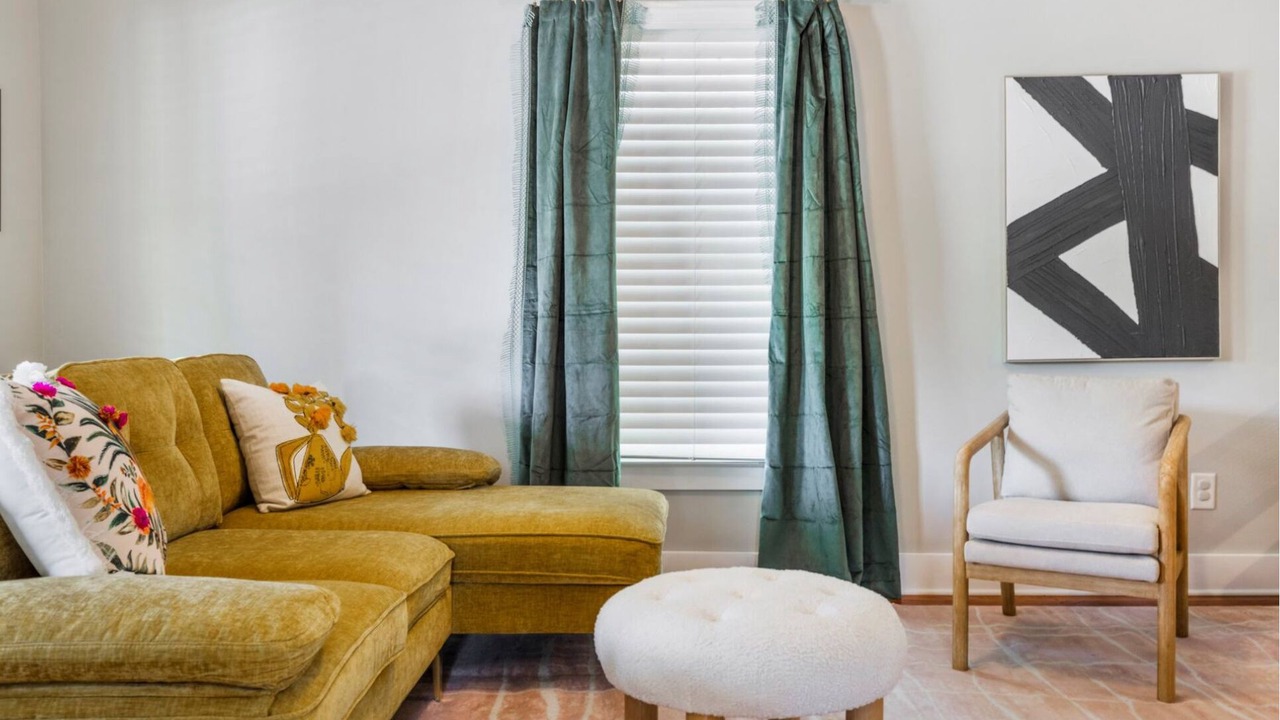 Photo of Livingroom in Downtown