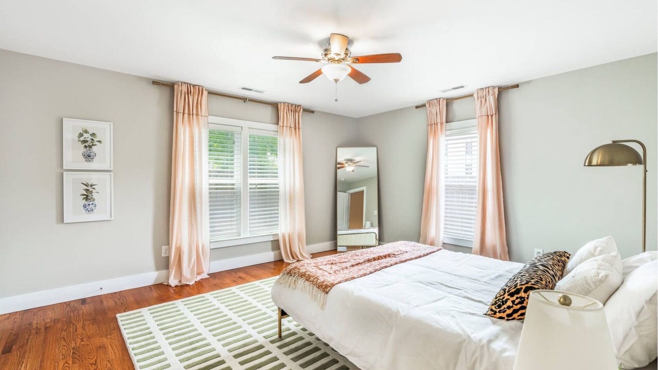 Photo of Bedroom in Downtown