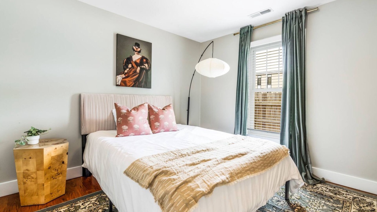 Photo of Bedroom in Downtown