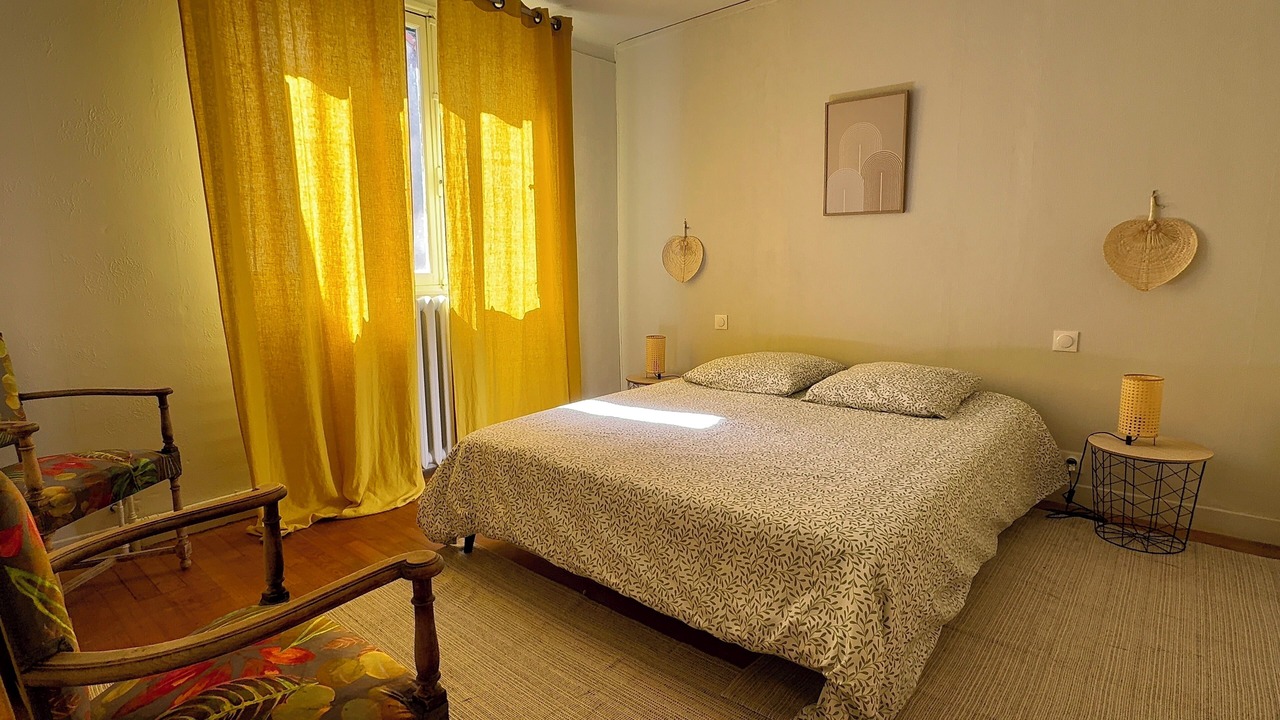 Photo of Bedroom in Cahors