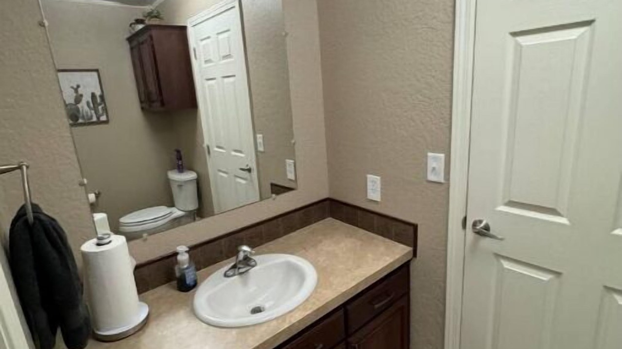 Photo of Bathroom in Newkirk
