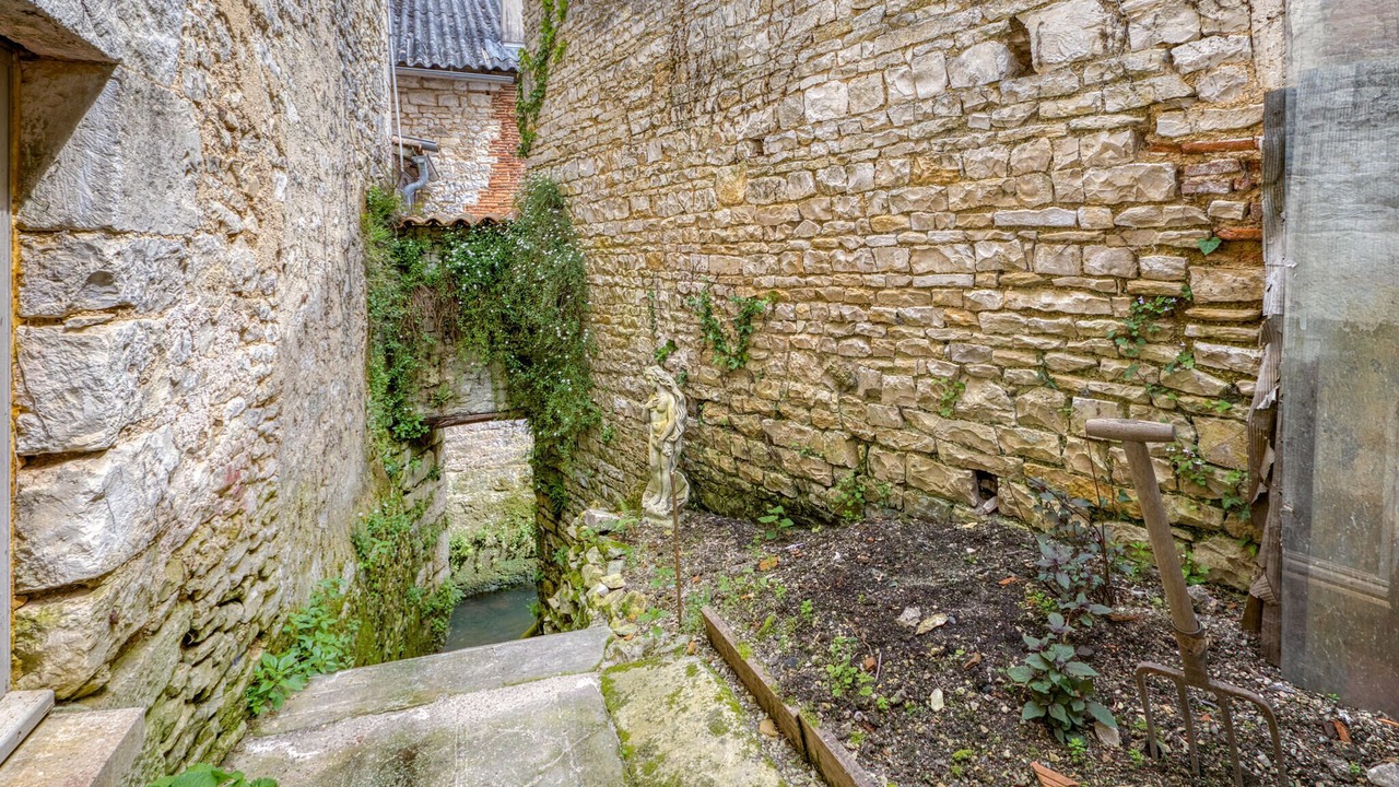 Photo of Others in Verteuil-sur-Charente