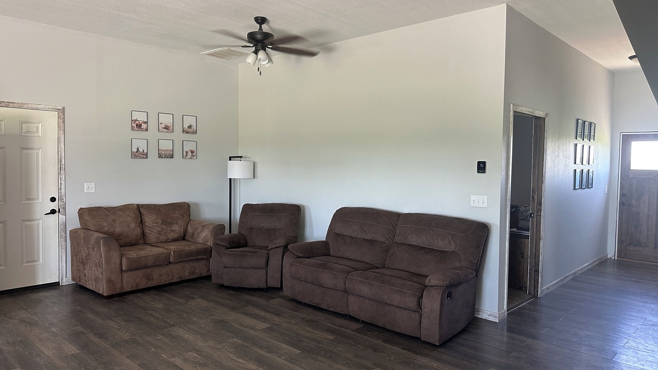 Photo of Livingroom in Bushong