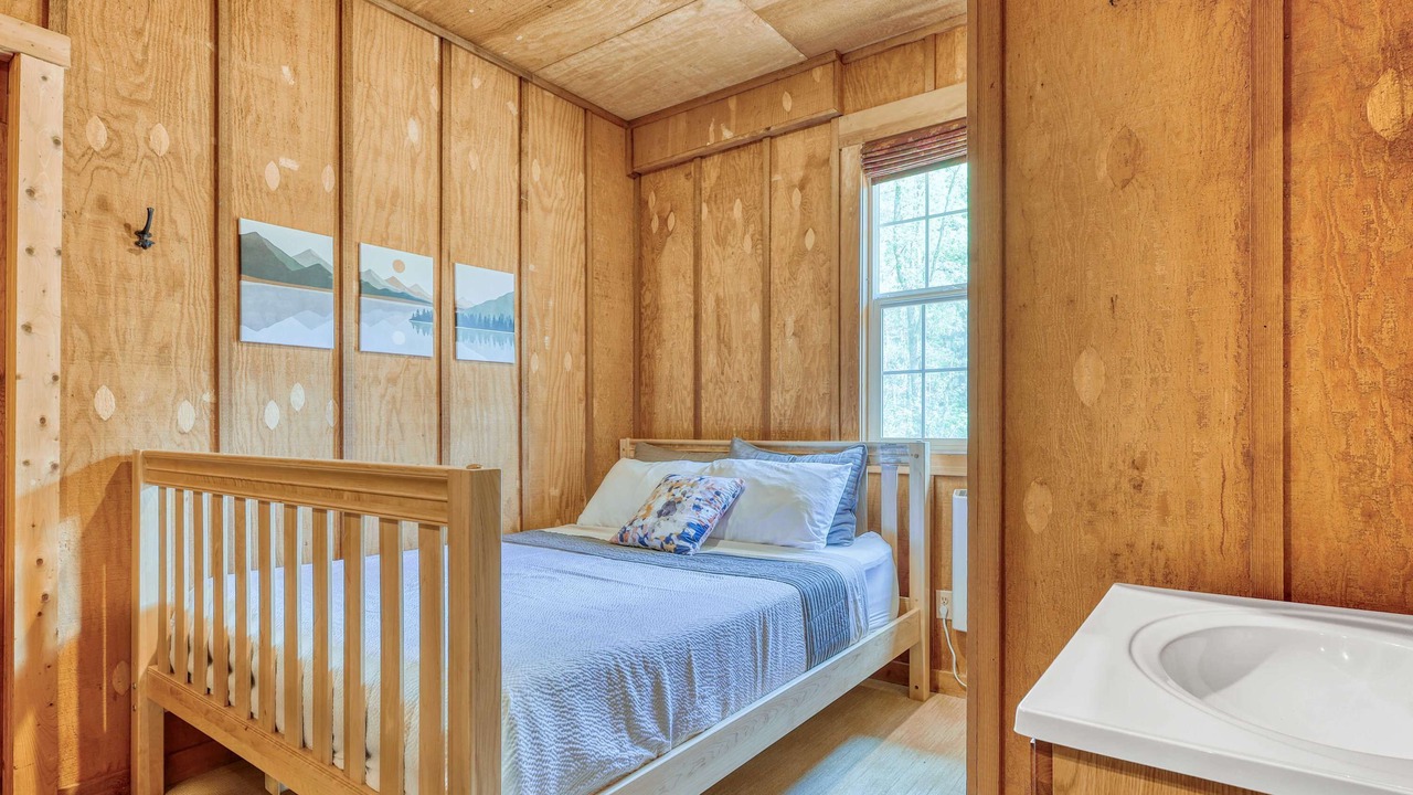 Photo of Bedroom in Anacortes