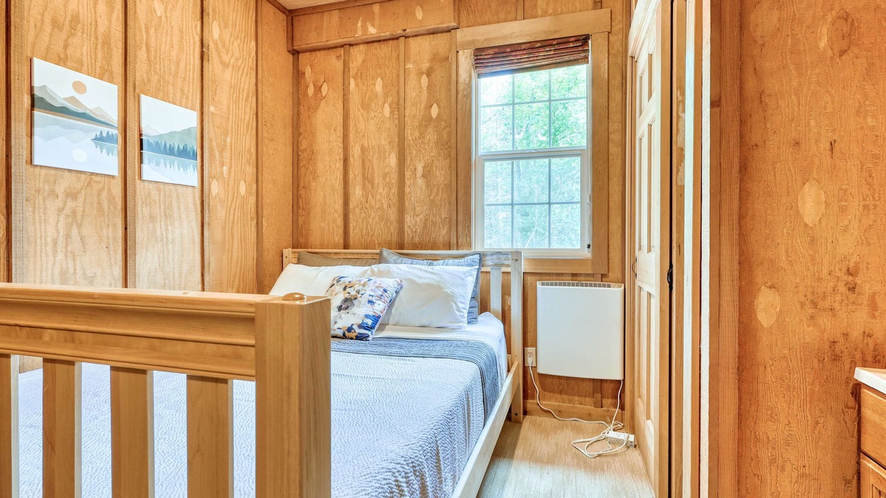 Photo of Bedroom in Anacortes