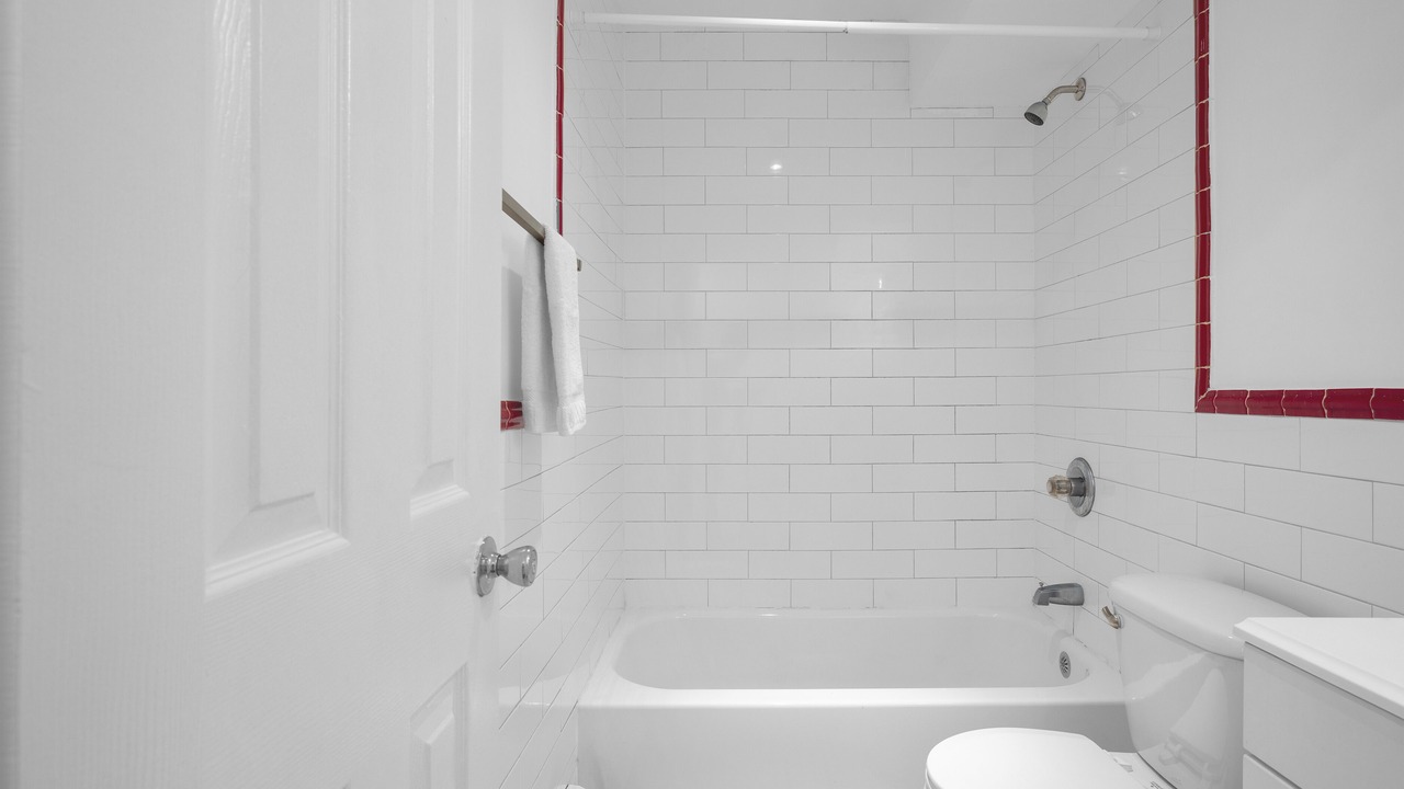 Photo of Bathroom in Bushwick