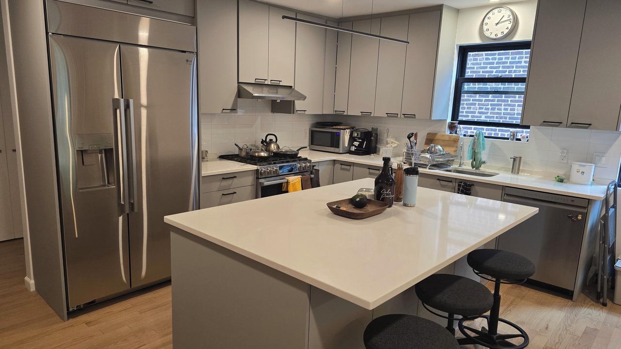 Photo of Others in Ditmars Steinway