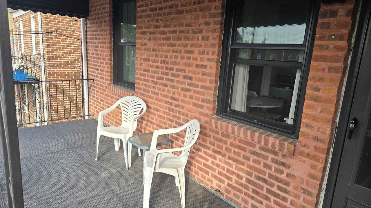 Photo of Outdoor in Ditmars Steinway