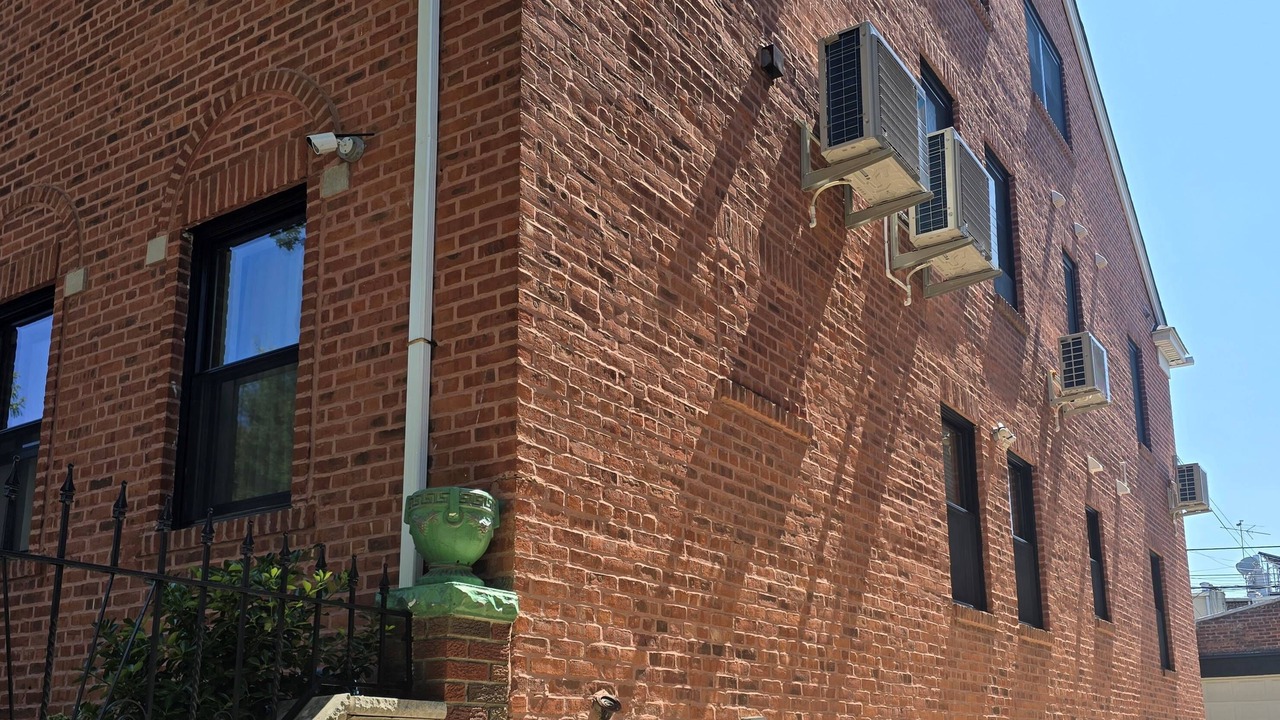 Photo of Outdoor in Ditmars Steinway