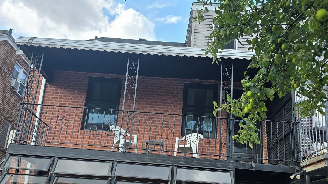 Photo of Patio Balcony in Ditmars Steinway
