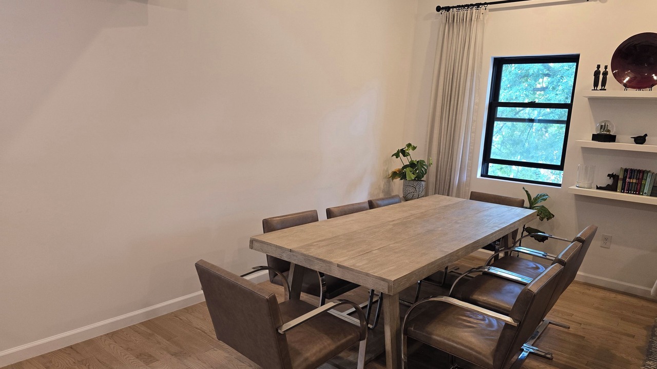 Photo of Livingroom in Ditmars Steinway