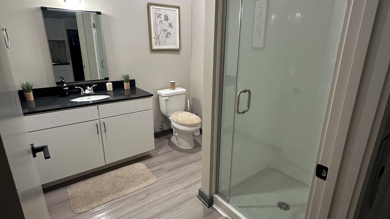 Photo of Bathroom in Pinch District