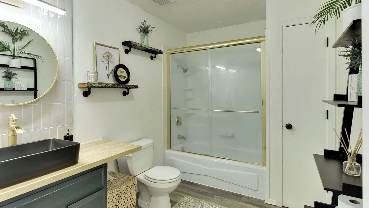 Photo of Bathroom in Elkhorn