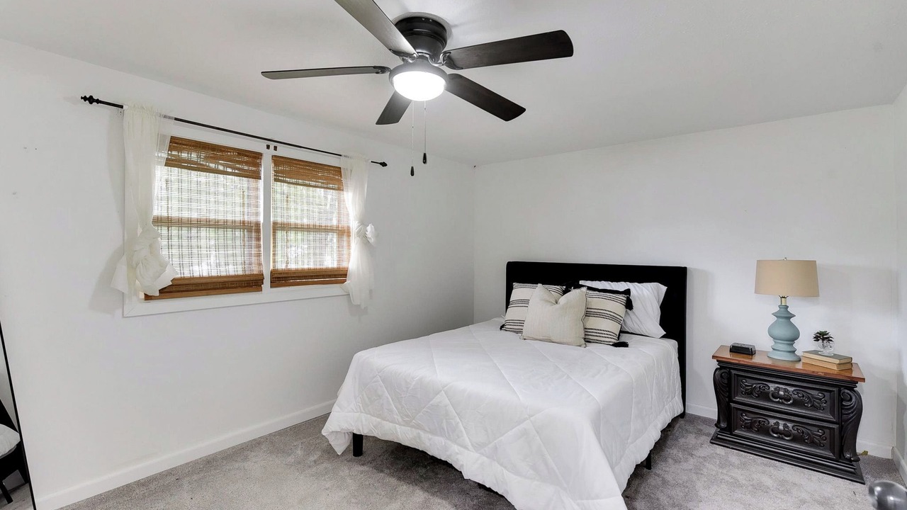 Photo of Bedroom in Elkhorn