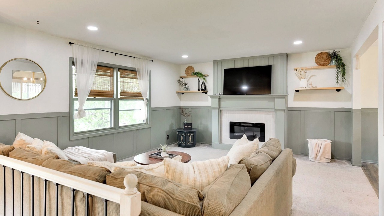 Photo of Livingroom in Elkhorn
