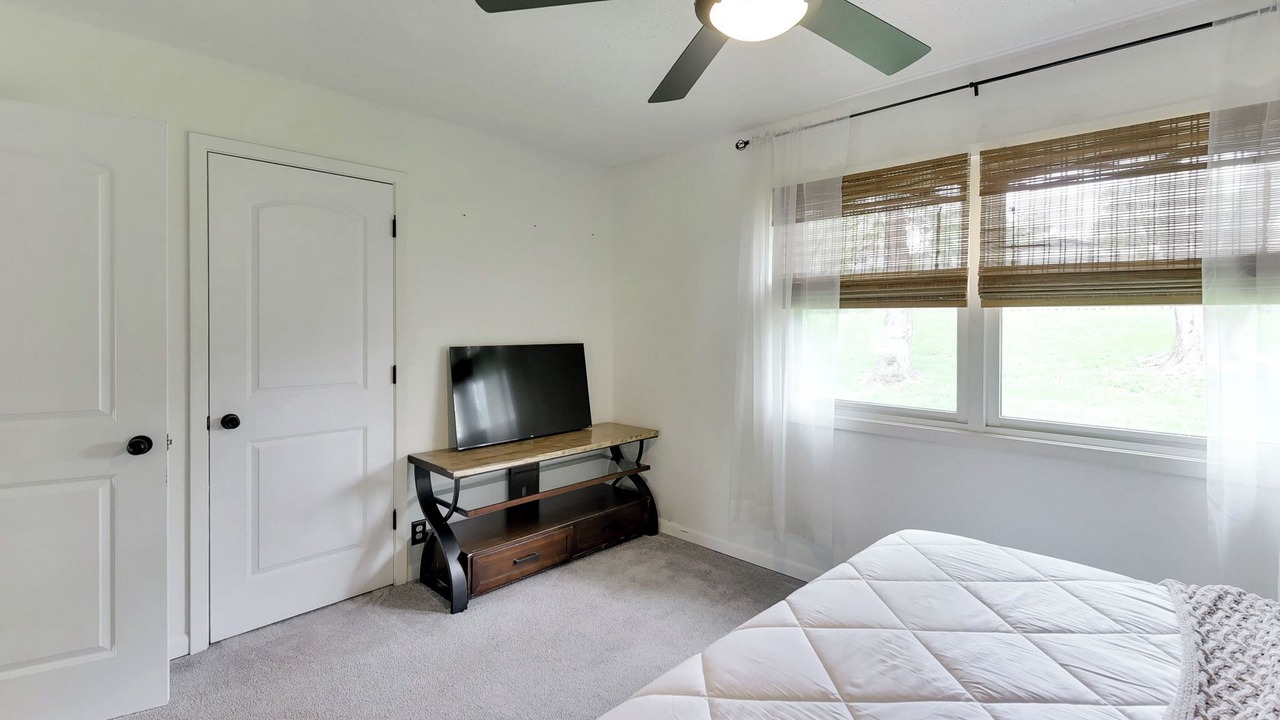 Photo of Bedroom in Elkhorn