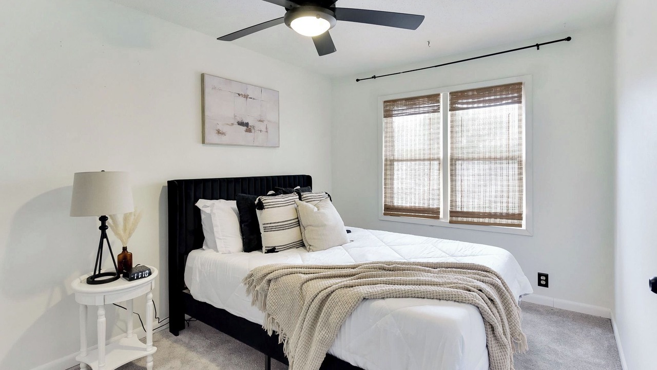 Photo of Bedroom in Elkhorn