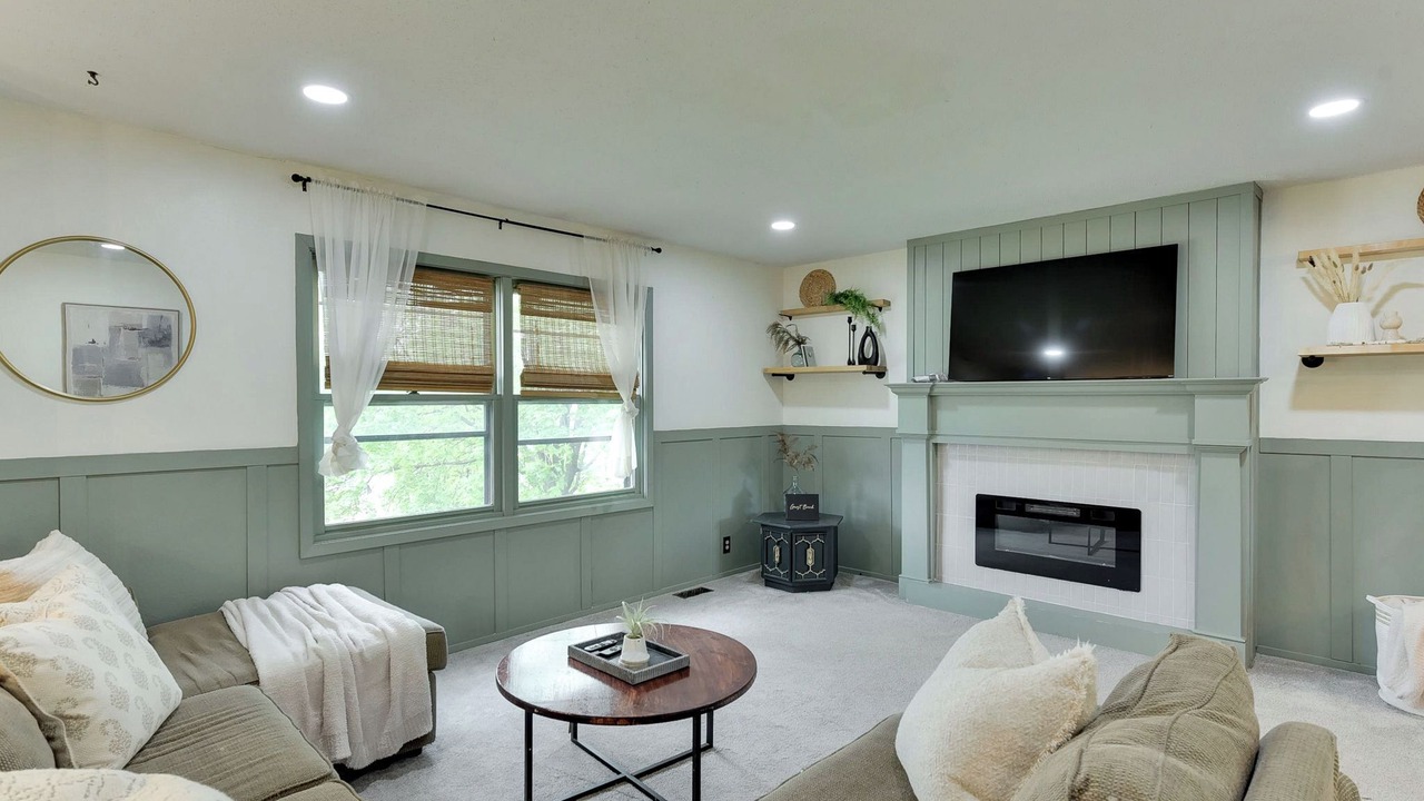 Photo of Livingroom in Elkhorn