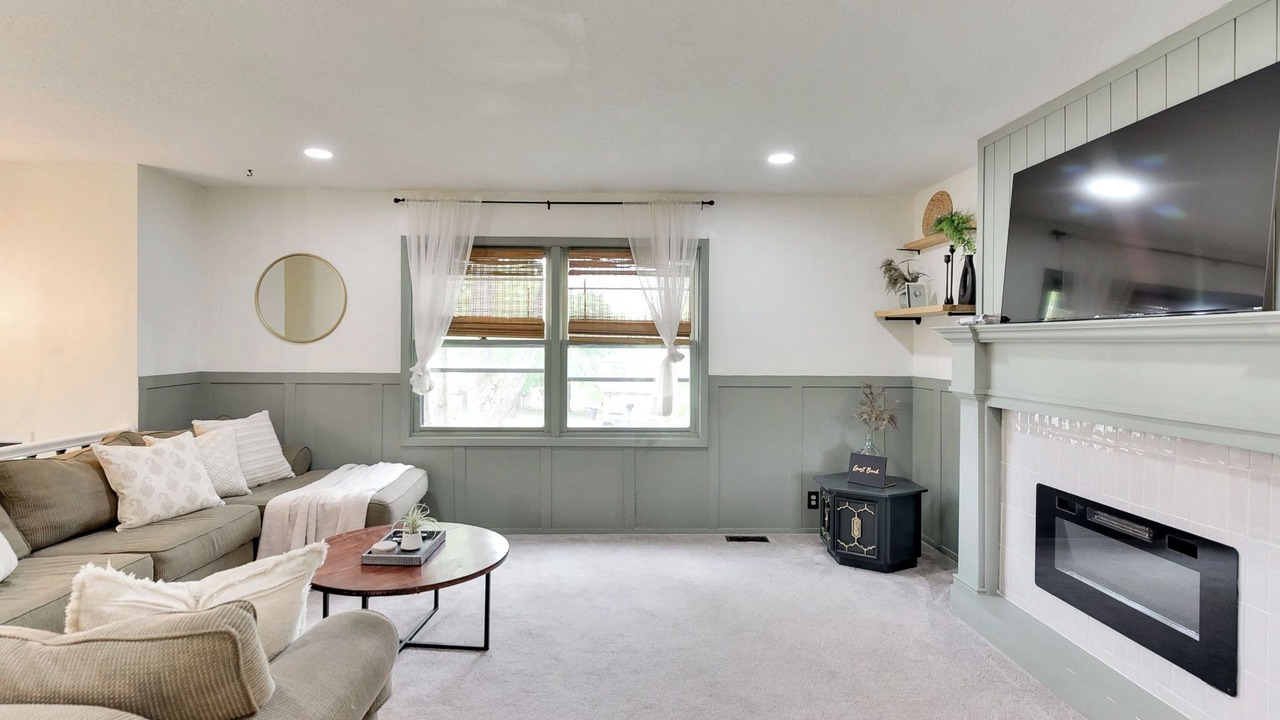 Photo of Livingroom in Elkhorn