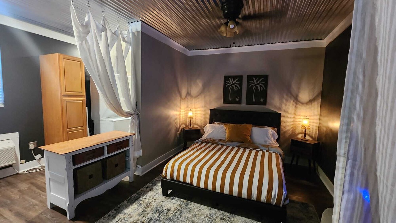 Photo of Bedroom in Greenwood