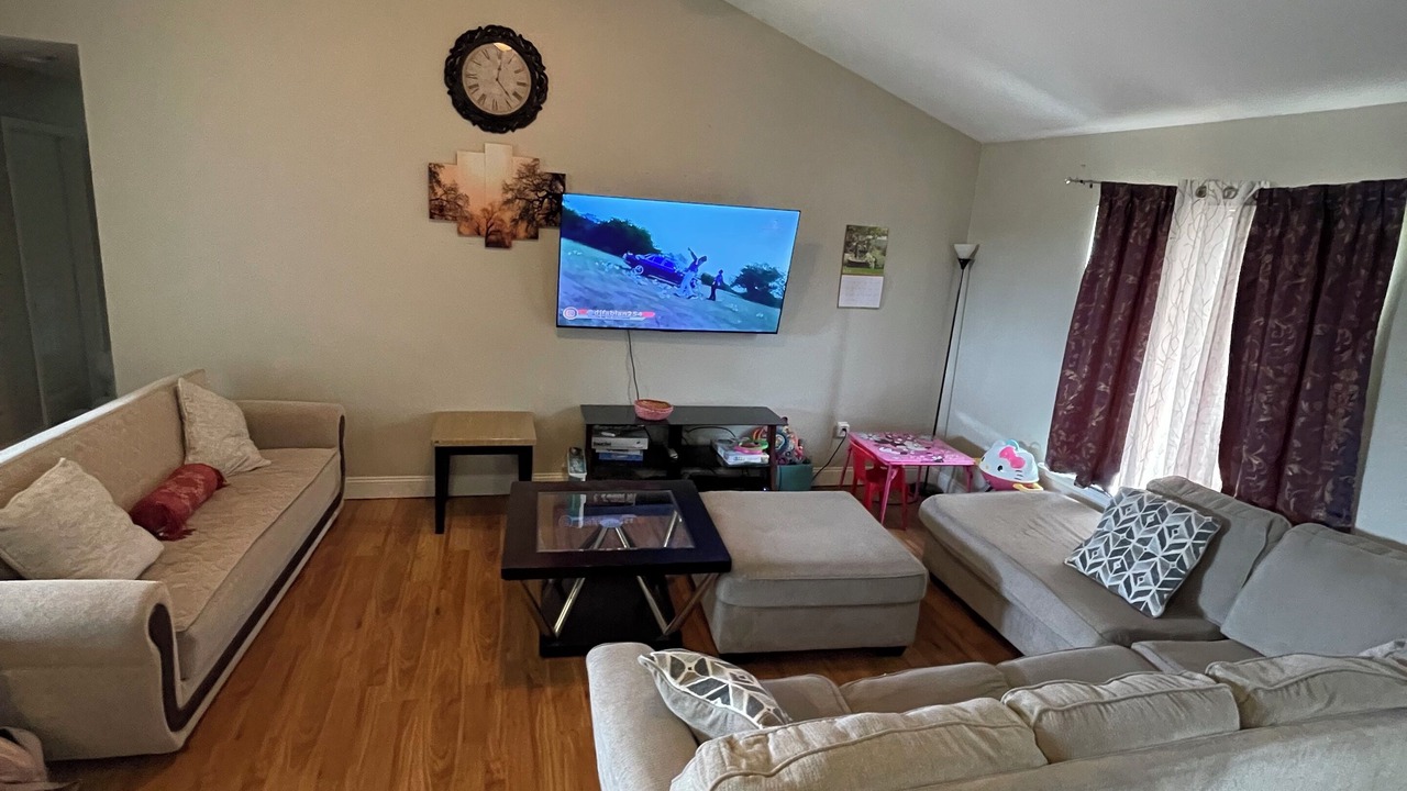 Photo of Livingroom in St. Robert