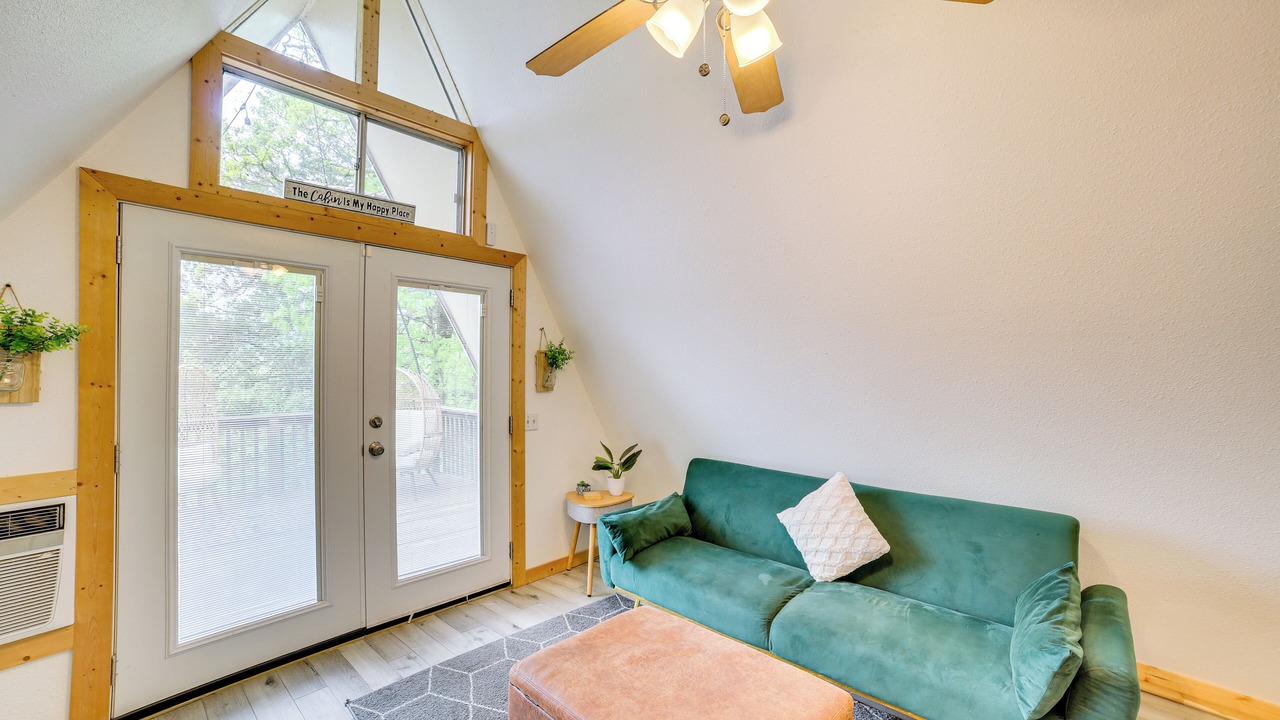 Photo of Livingroom in Rockaway Beach