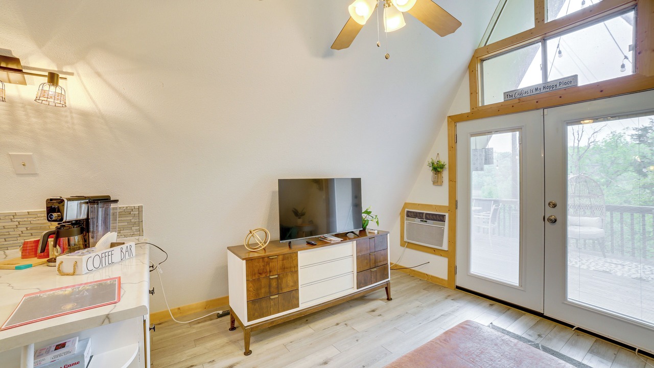 Photo of Livingroom in Rockaway Beach
