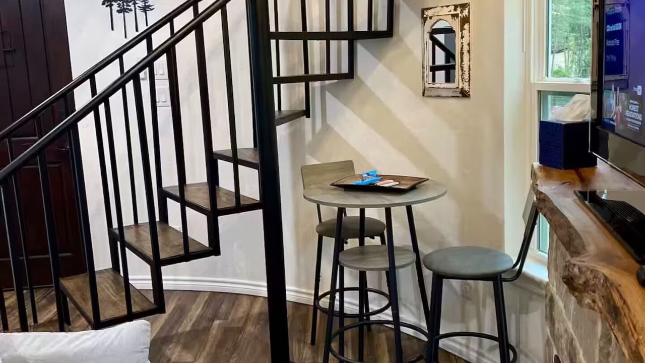 Photo of Livingroom in Canton
