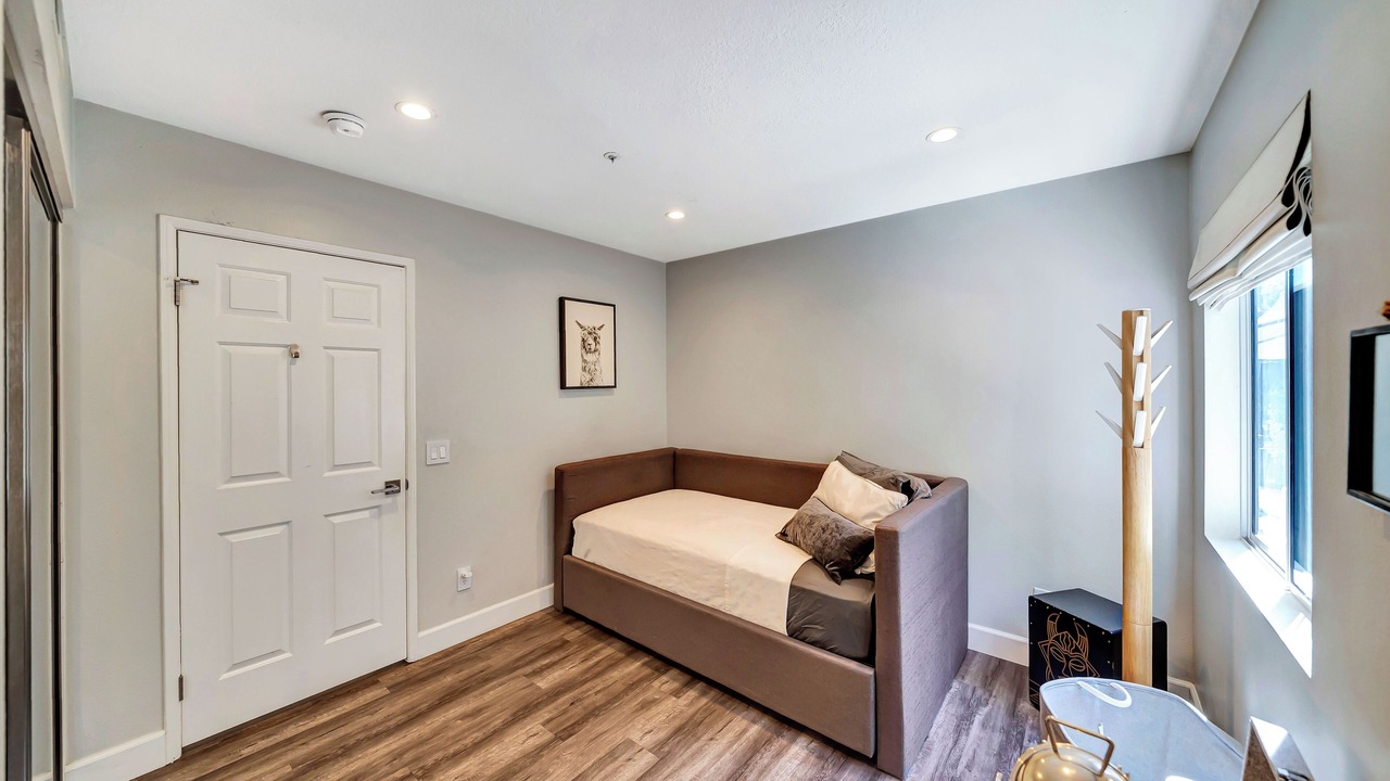 Photo of Livingroom in Canoga Park