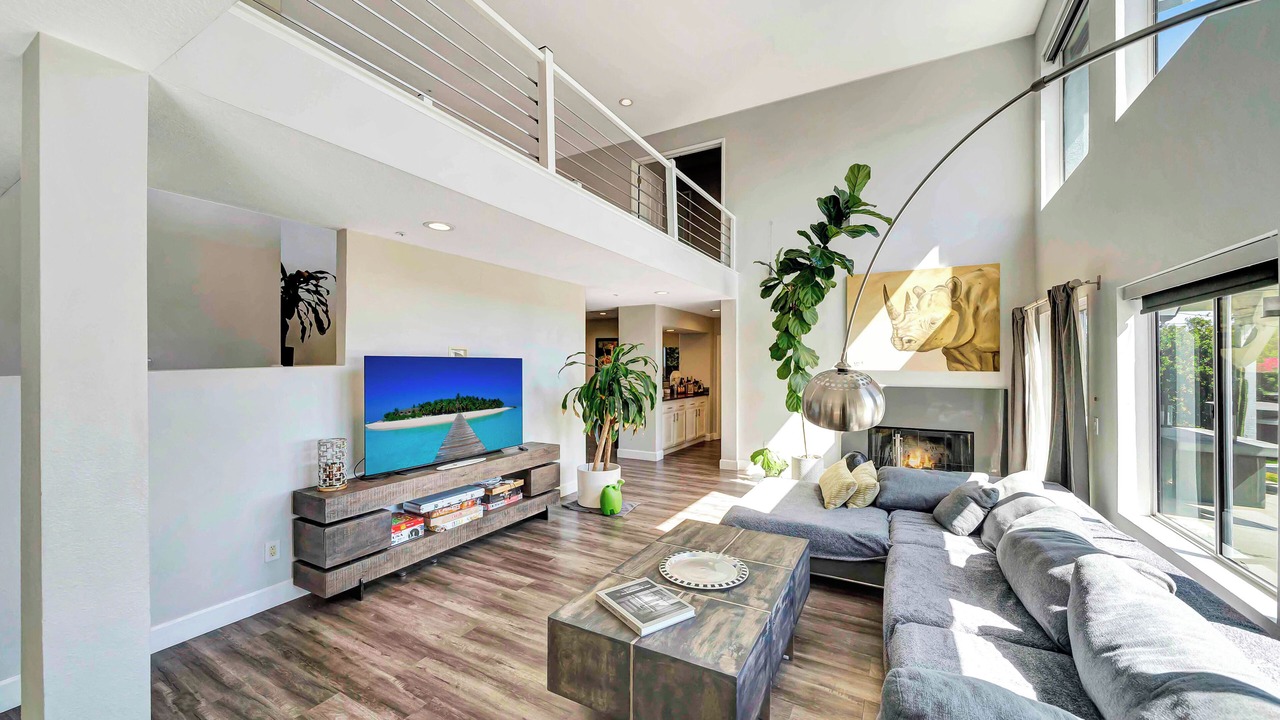 Photo of Livingroom in Canoga Park