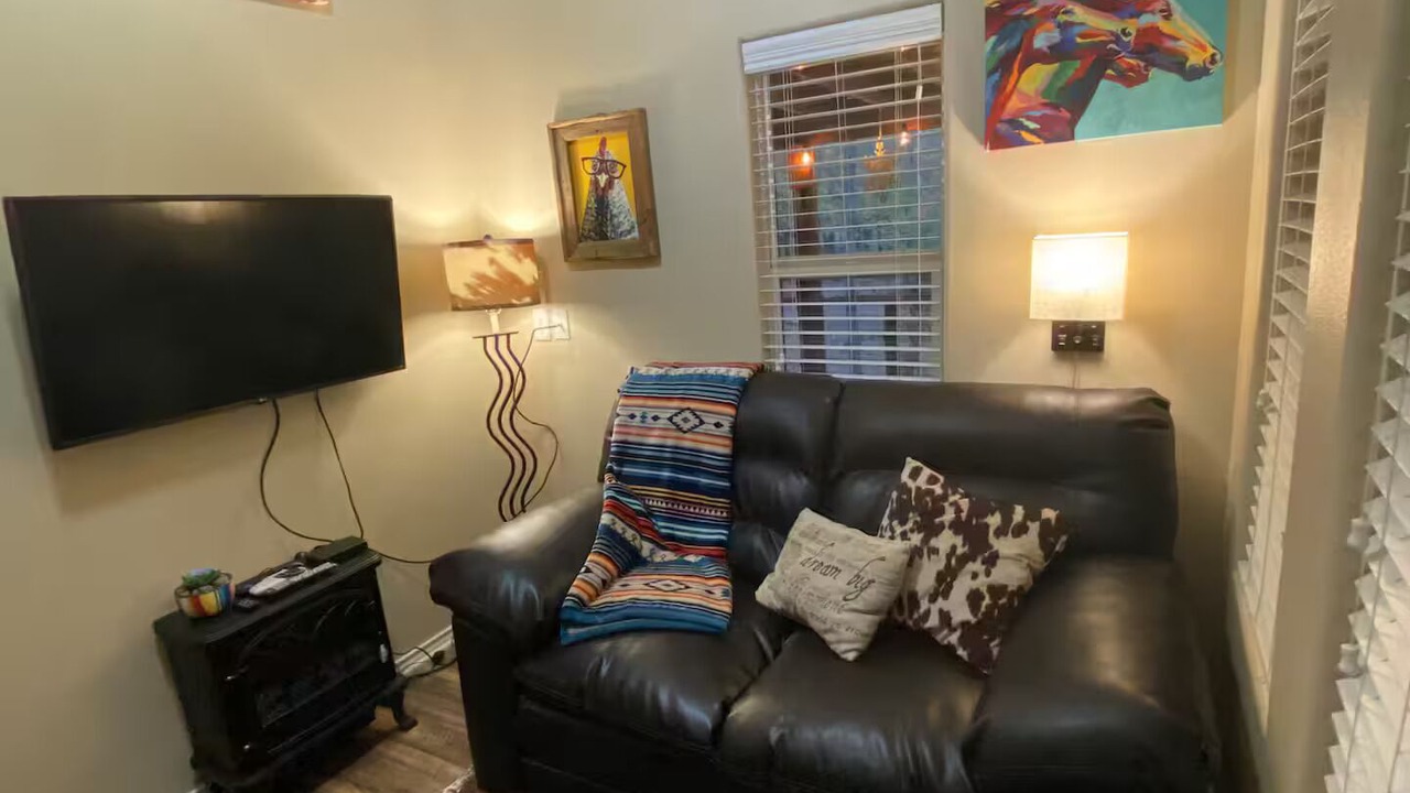 Photo of Livingroom in Canton