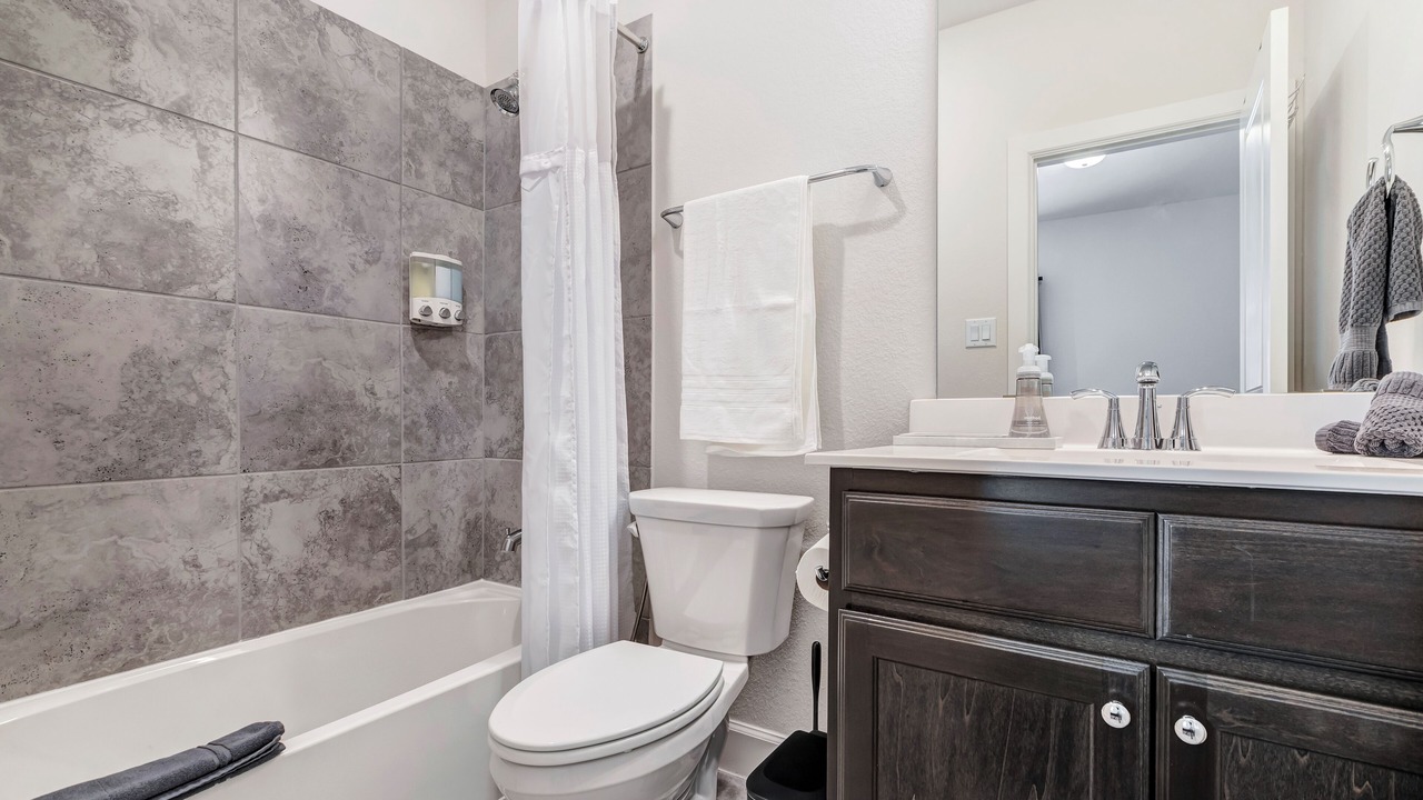Photo of Bathroom in Clodine