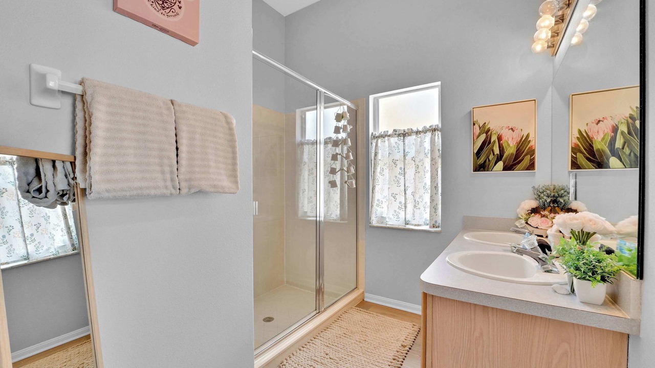 Photo of Bathroom in Lake Davenport Estates