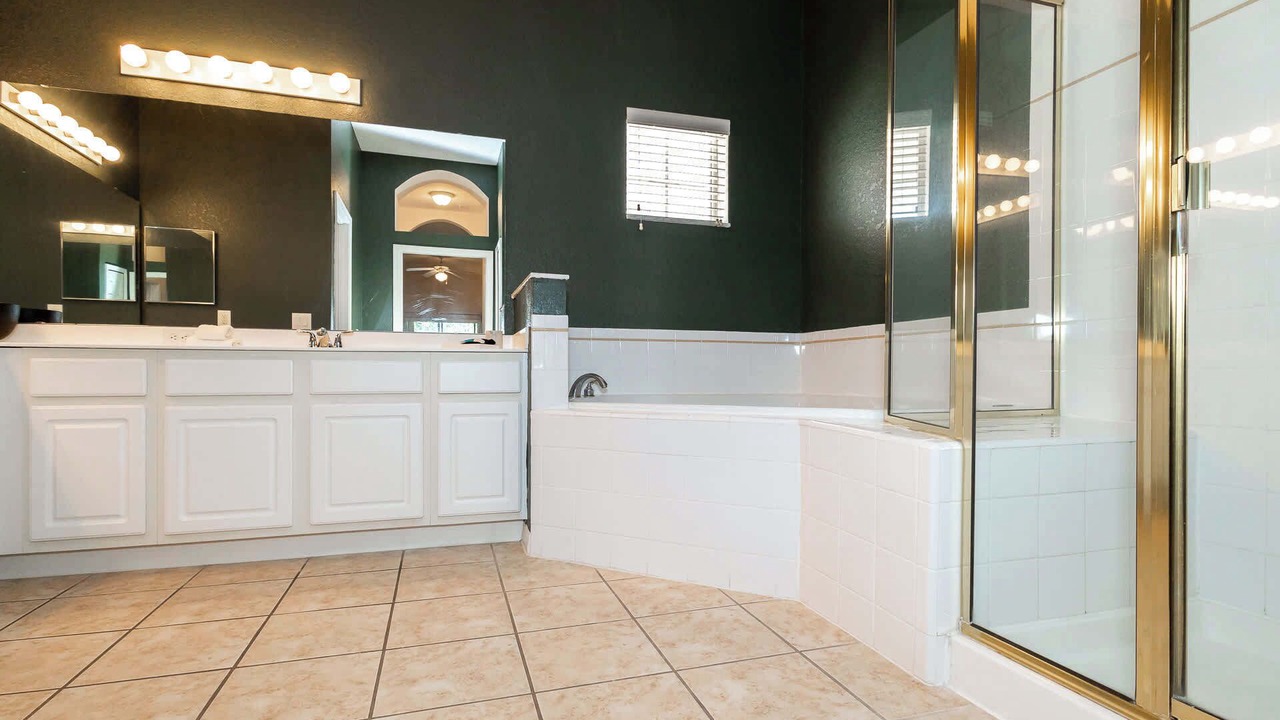 Photo of Bathroom in Bahama Bay