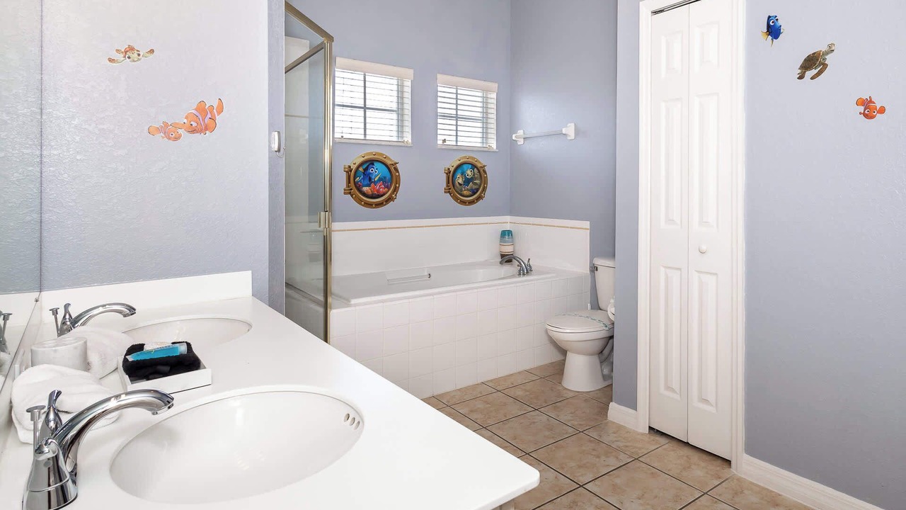 Photo of Bathroom in Bahama Bay