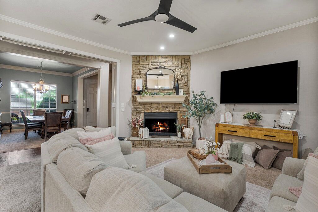 Photo of Livingroom in Bixby