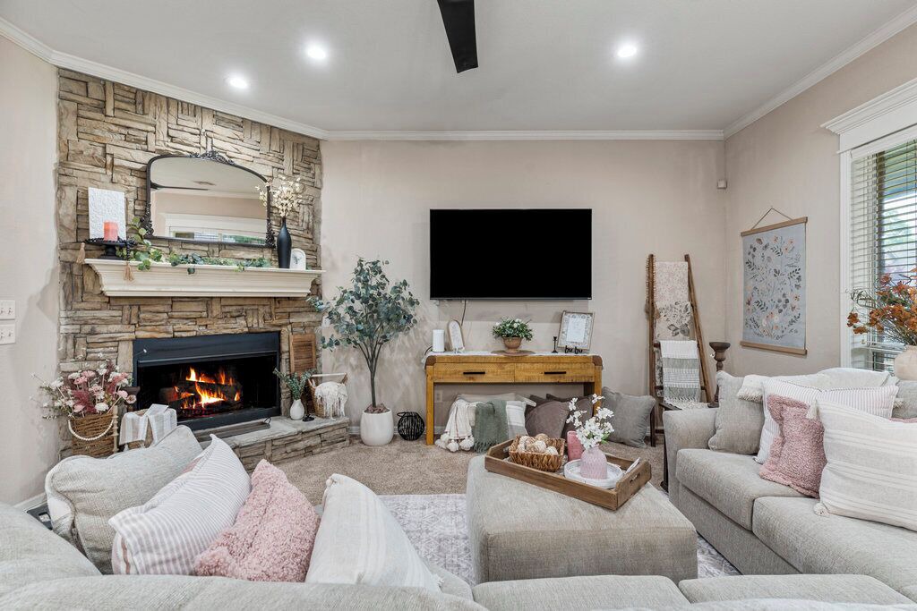 Photo of Livingroom in Bixby