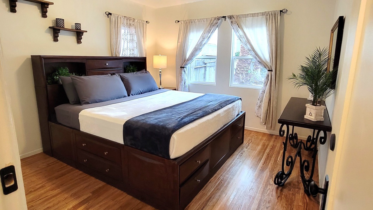 Photo of Bedroom in Beverly Hills