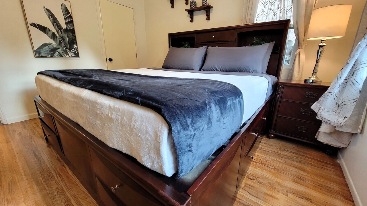 Photo of Bedroom in Beverly Hills
