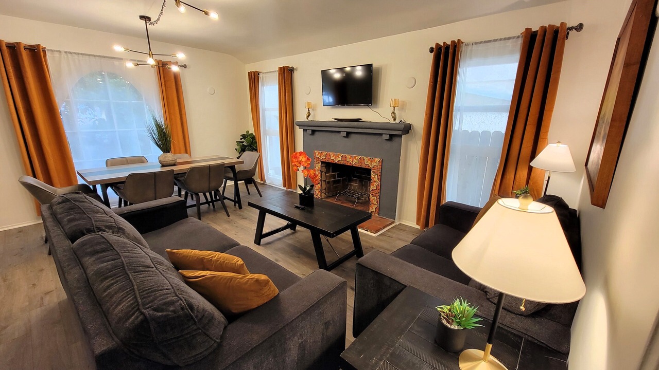 Photo of Livingroom in Beverly Hills