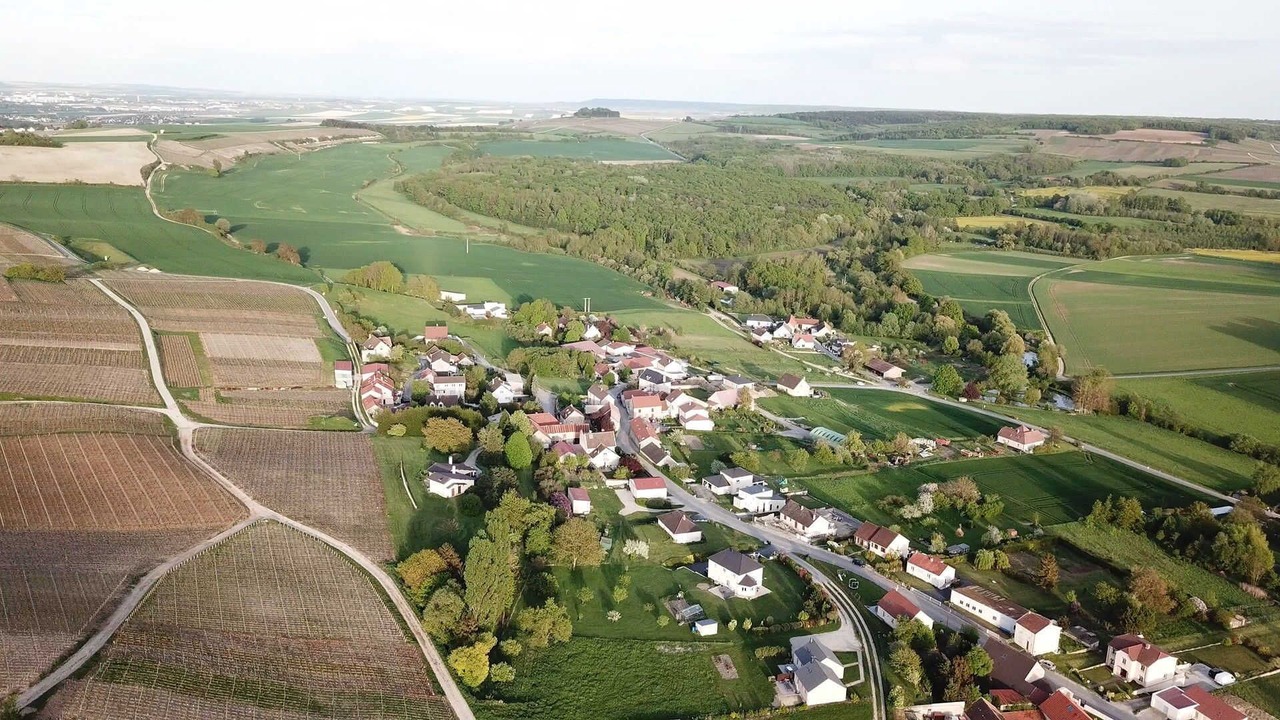 Photo of Outdoor in Saint-Euphraise-et-Clairizet