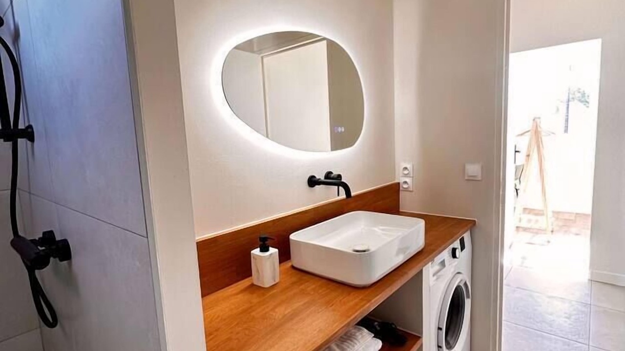 Photo of Bathroom in Justices