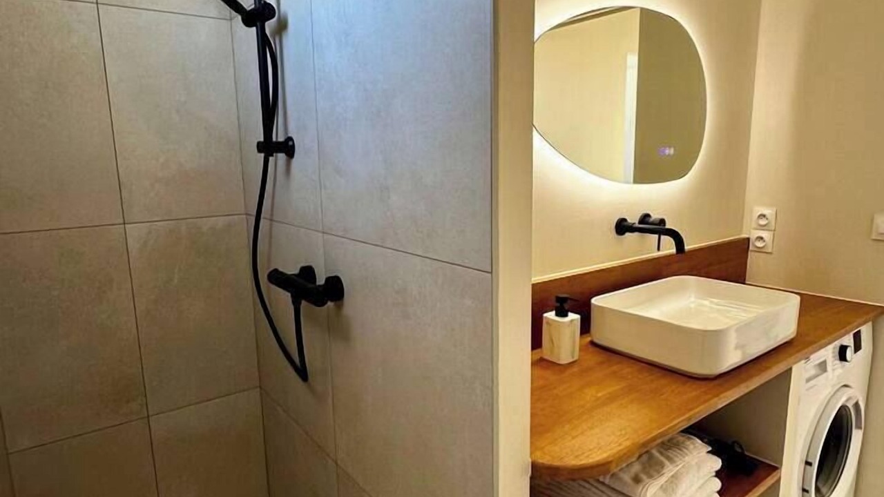 Photo of Bathroom in Justices