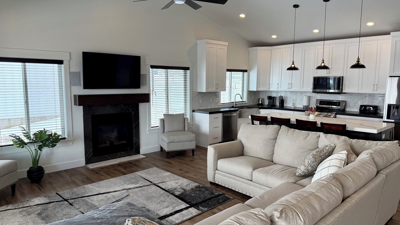Photo of Livingroom in Sweetwater