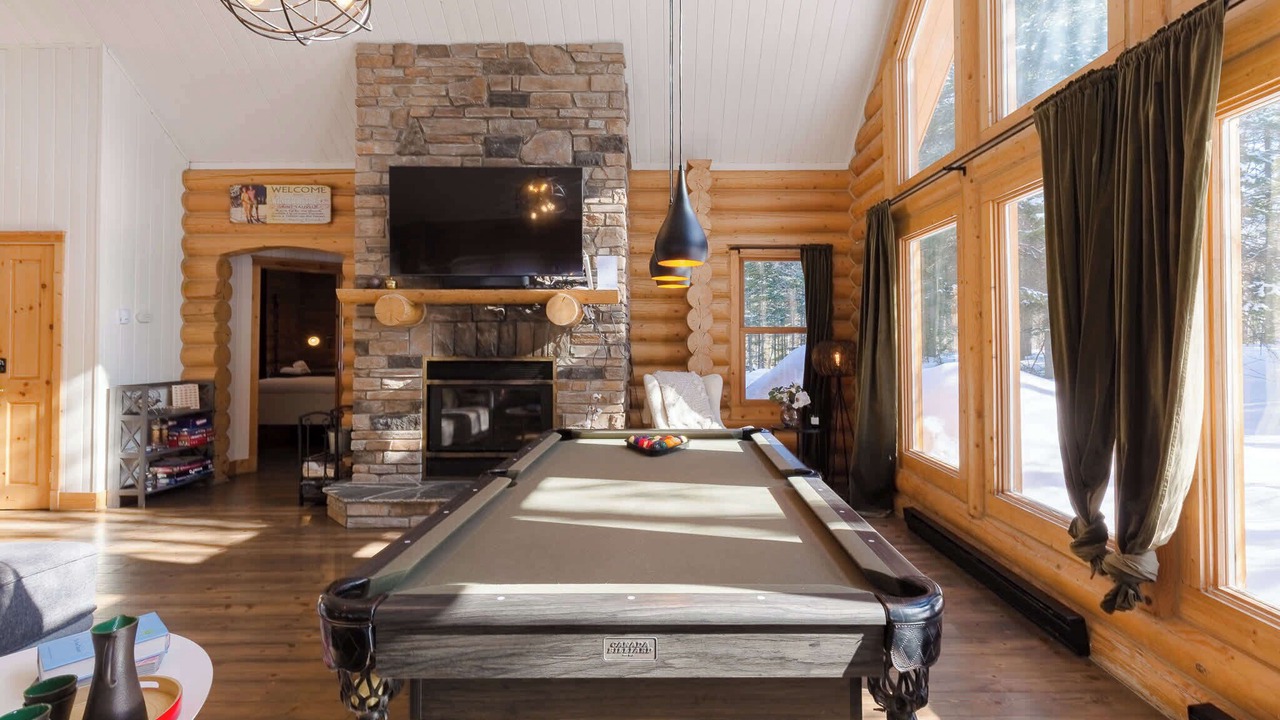 Photo of Livingroom in Fiddler Lake Resort