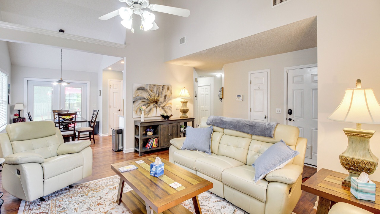 Photo of Livingroom in Pooler