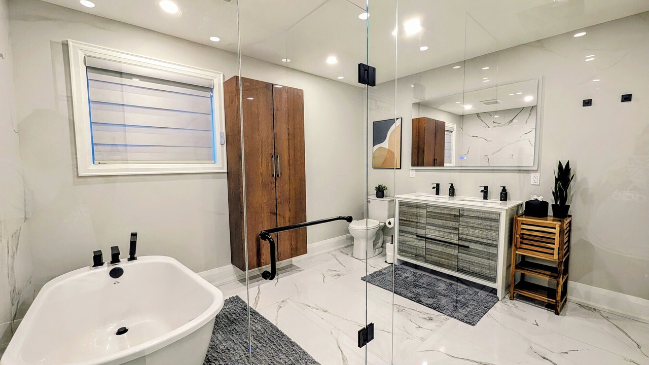 Photo of Bathroom in Niagara Falls