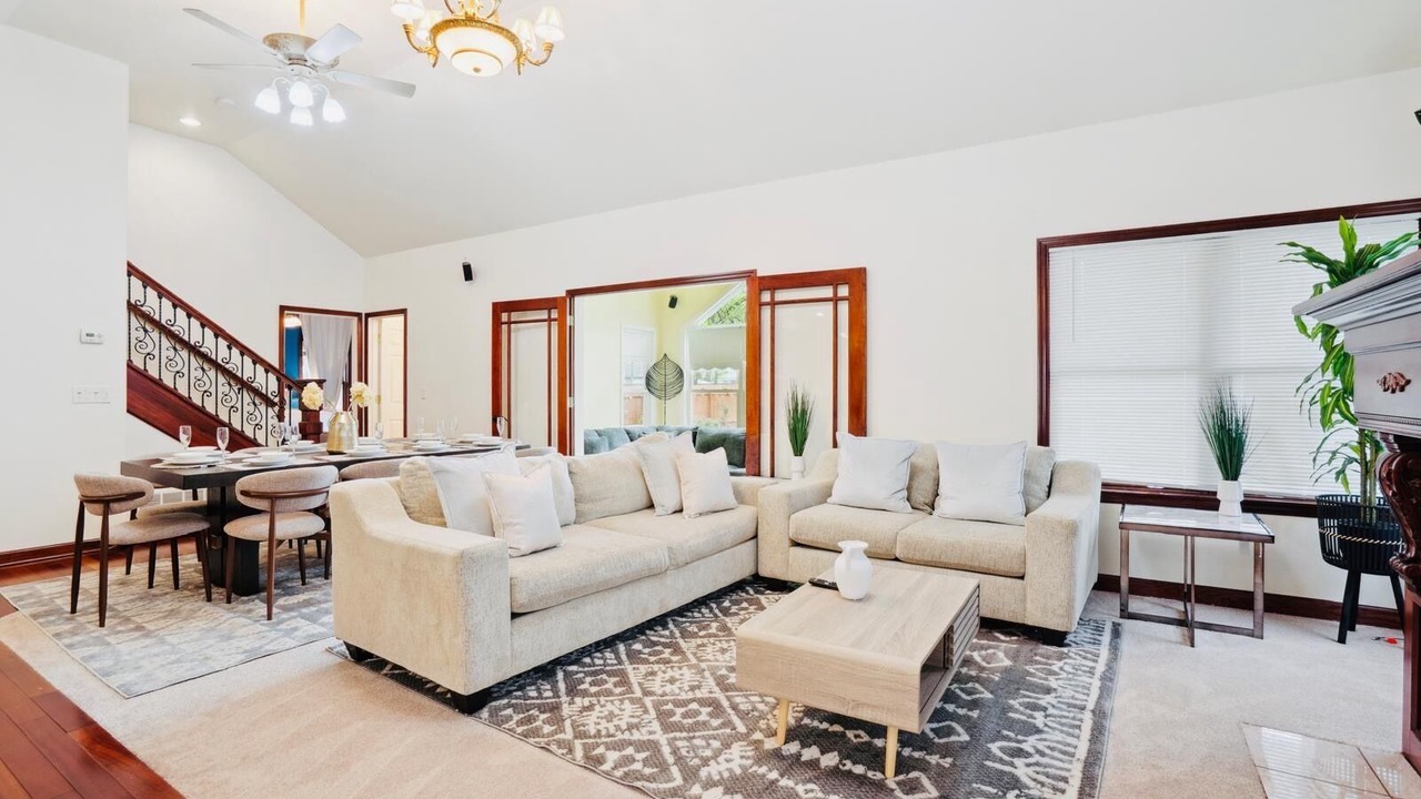 Photo of Livingroom in Greater South Side