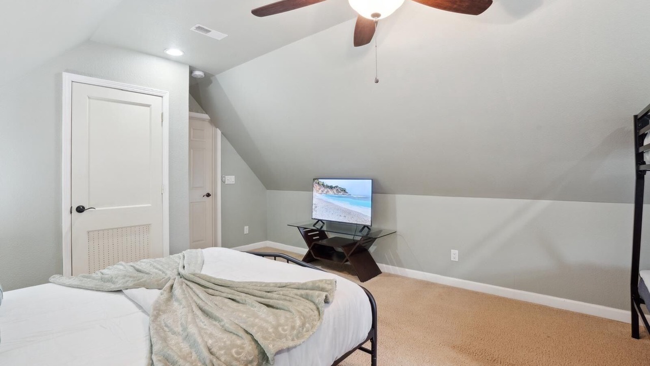 Photo of Bedroom in Greater South Side