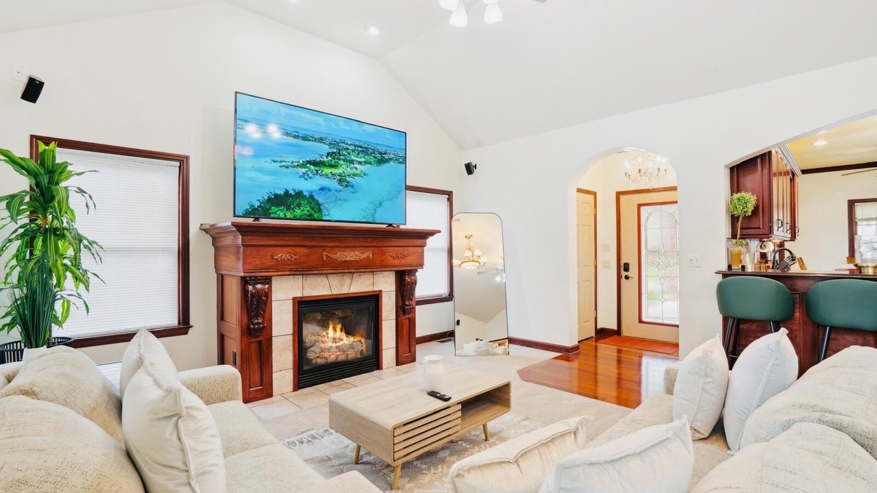 Photo of Livingroom in Greater South Side